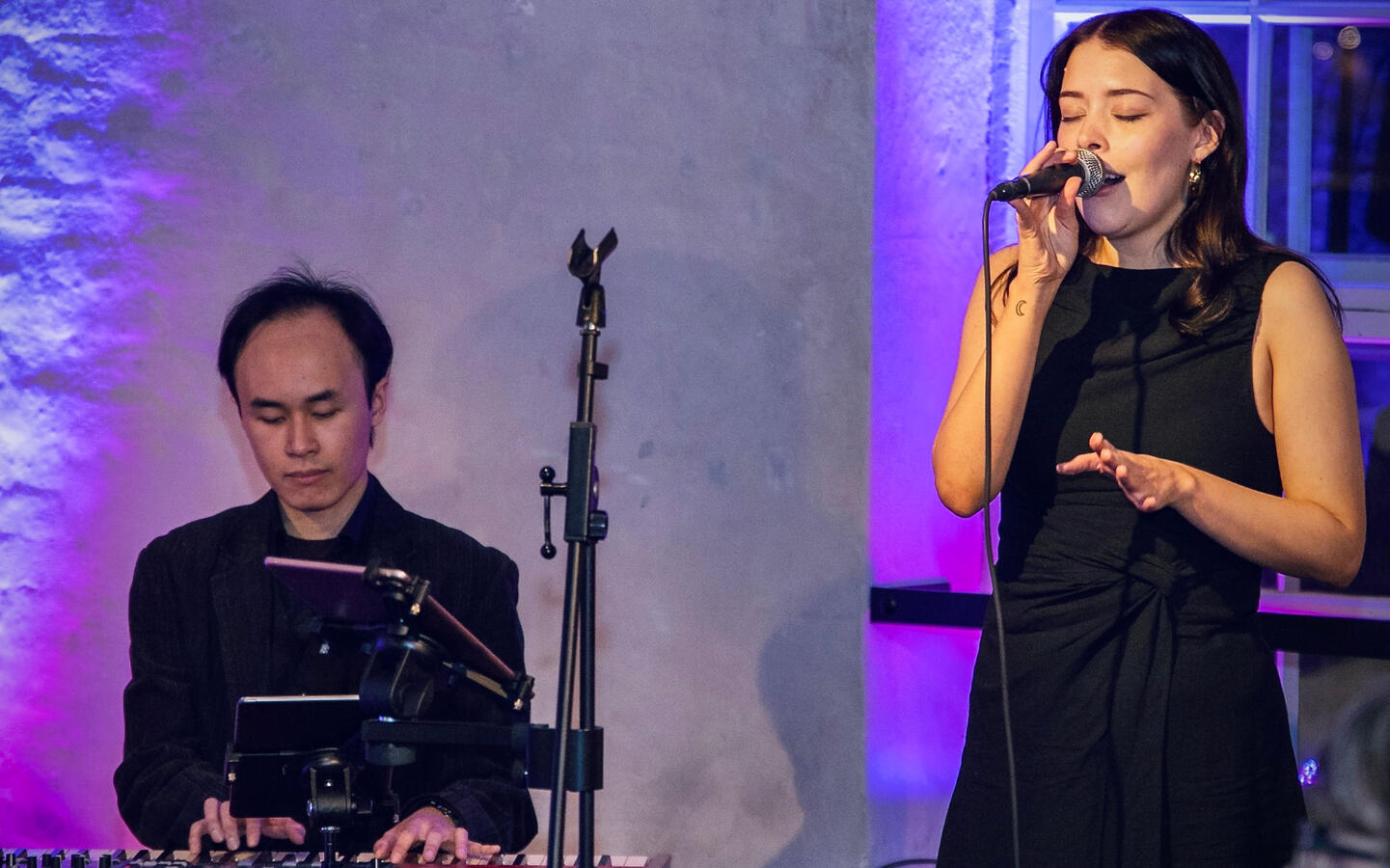 Tigo ja Venla bilebändi Oranssit Lasit